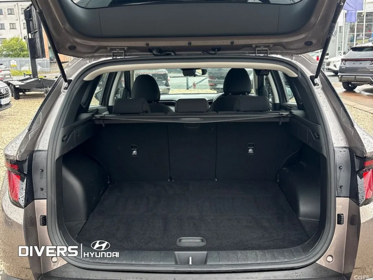 Hyundai Tucson MPV, Diesel, 2022, Brown
