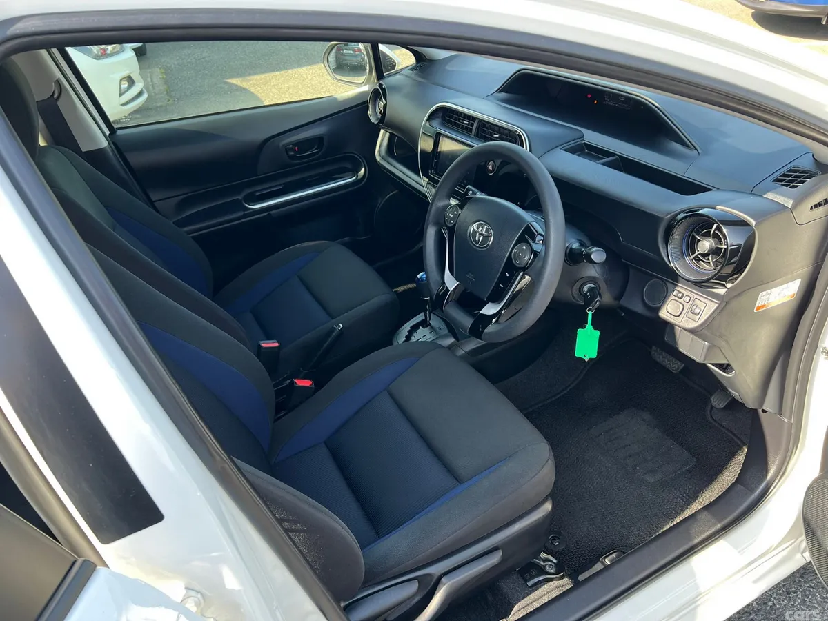 Toyota Aqua Hatchback, Petrol Hybrid, 2021, White