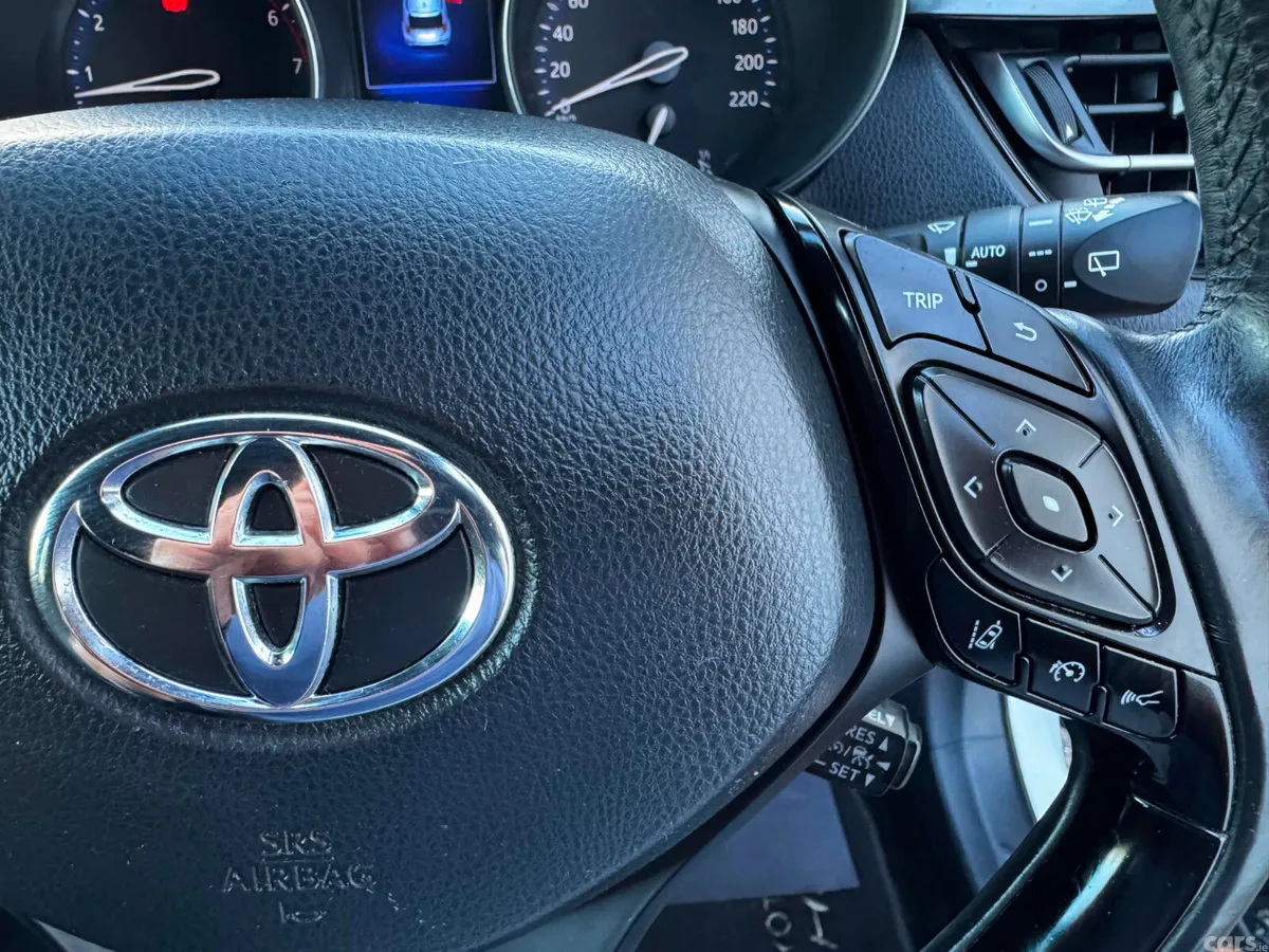 Toyota C-HR SUV, Petrol, 2017, White