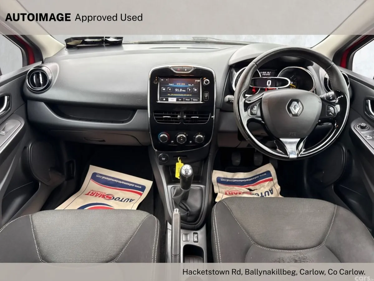 Renault Clio Hatchback, Petrol, 2014, Red