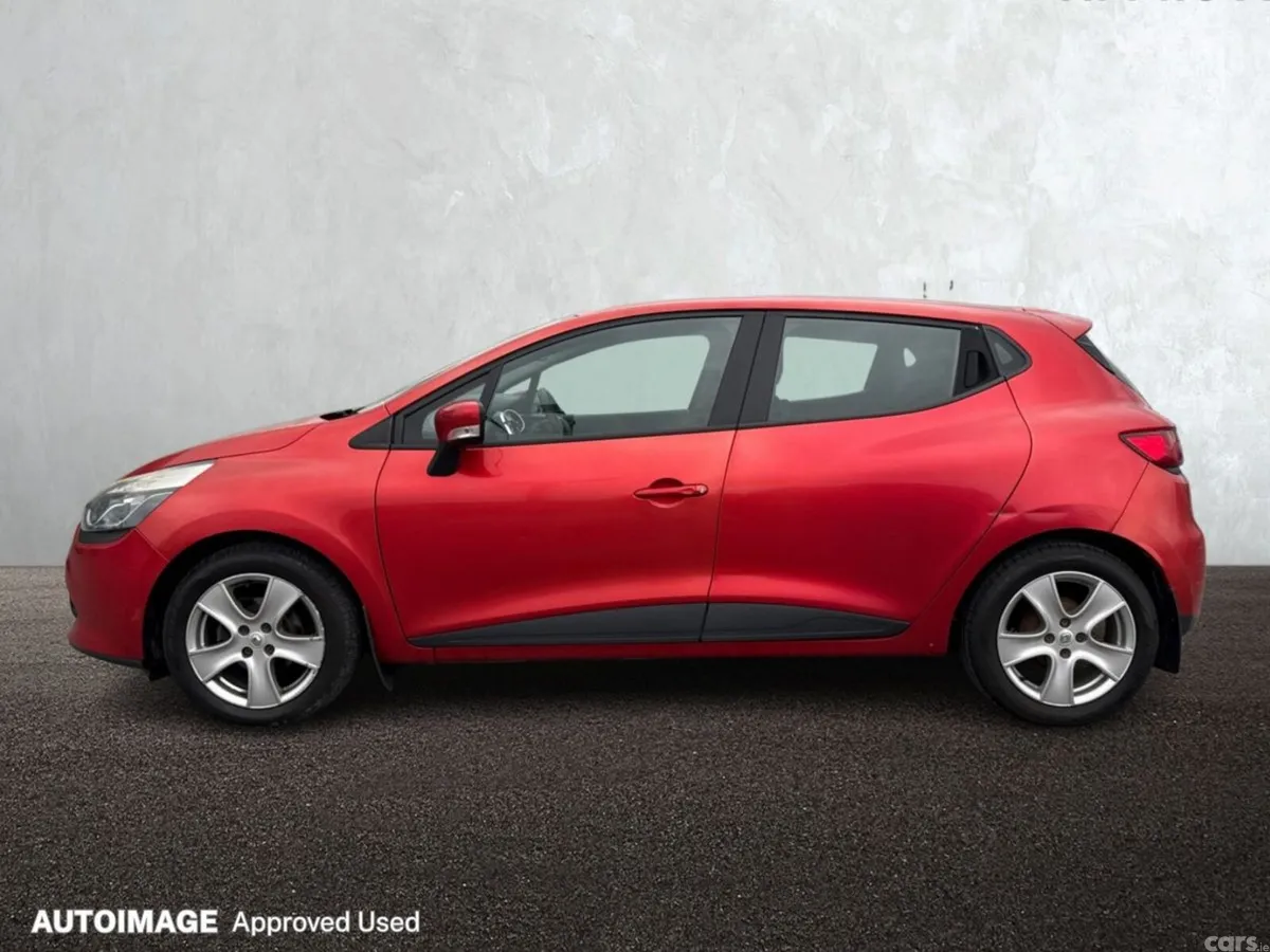 Renault Clio Hatchback, Petrol, 2014, Red