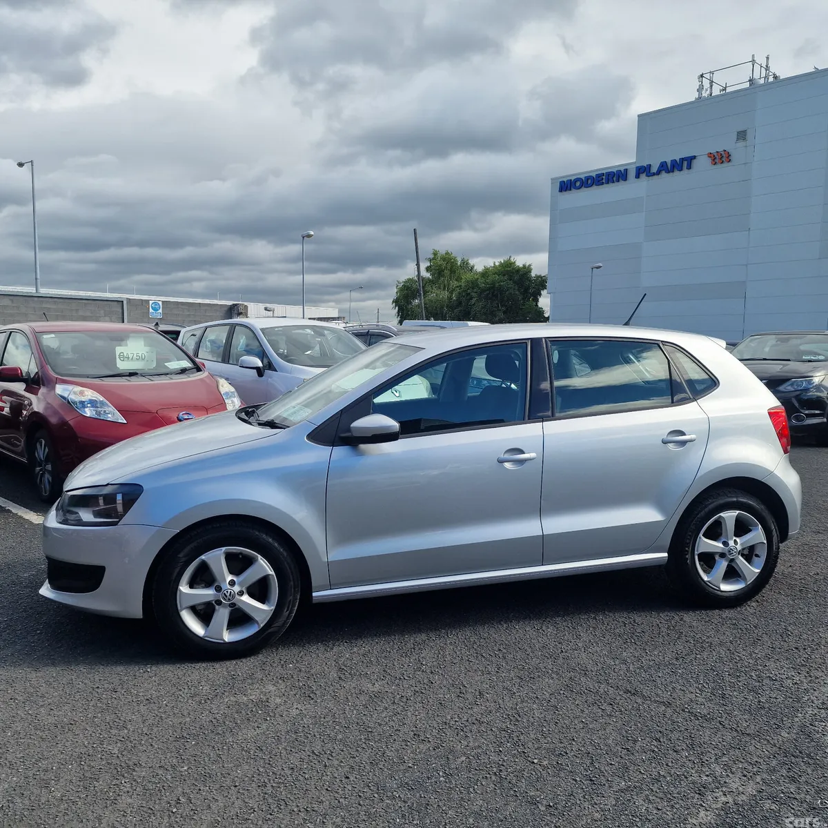 Volkswagen Polo Hatchback, Petrol, 2013, Silver