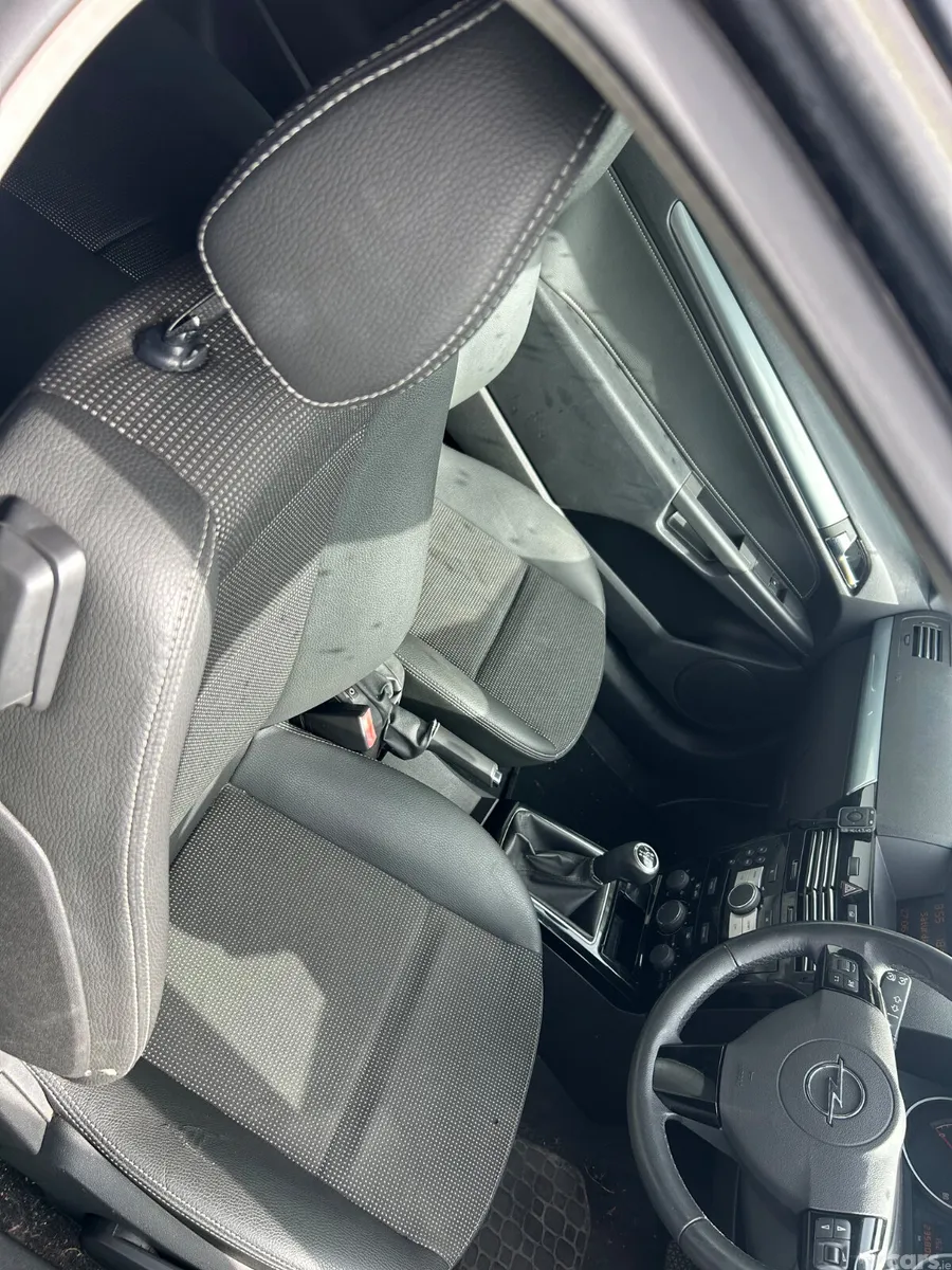 Opel Astra Hatchback, Petrol, 2008, Black