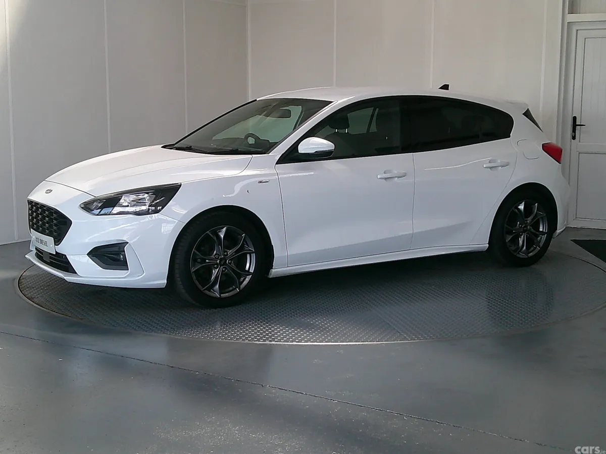 Ford Focus Hatchback, Diesel, 2021, White