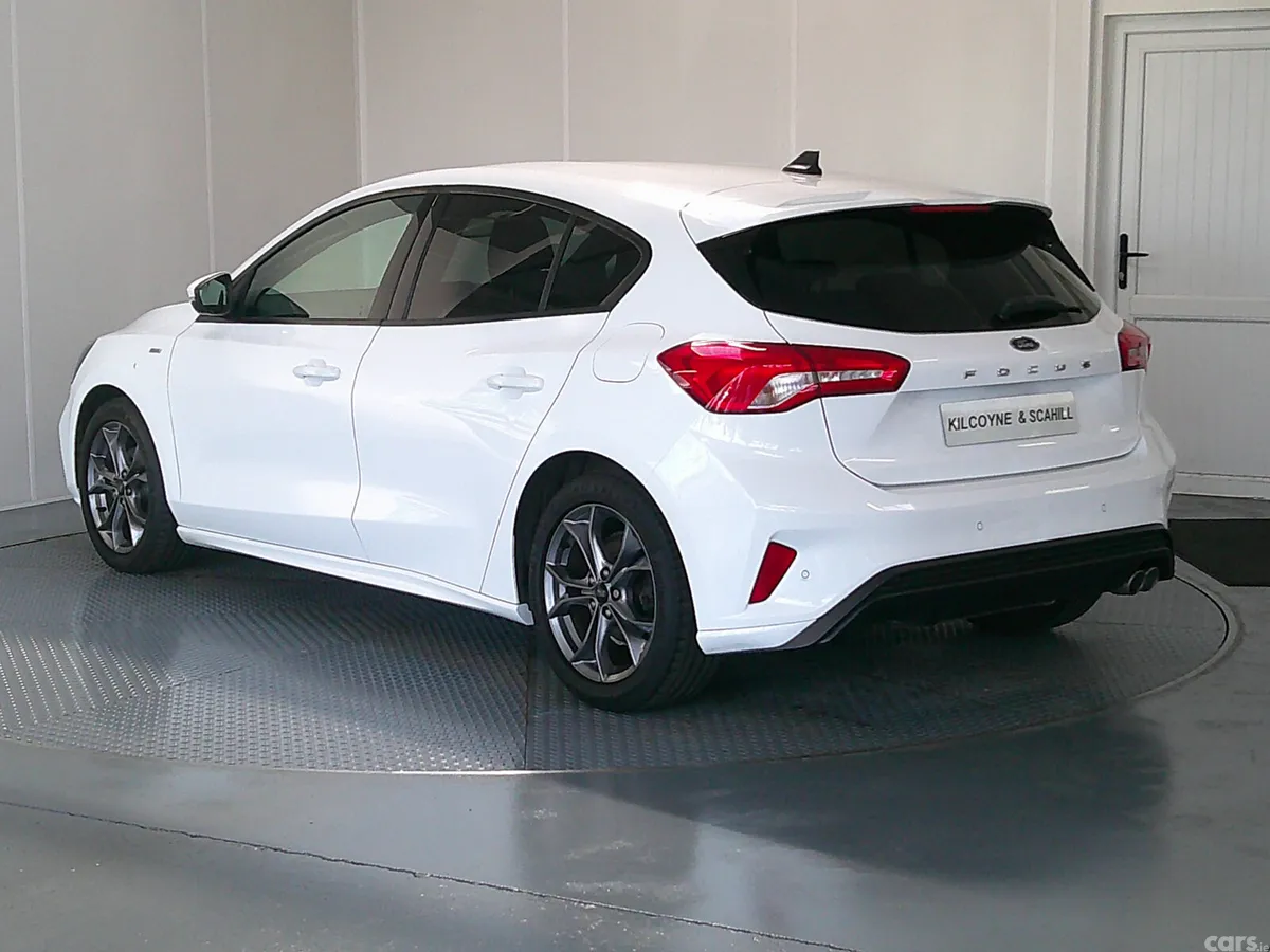 Ford Focus Hatchback, Diesel, 2021, White