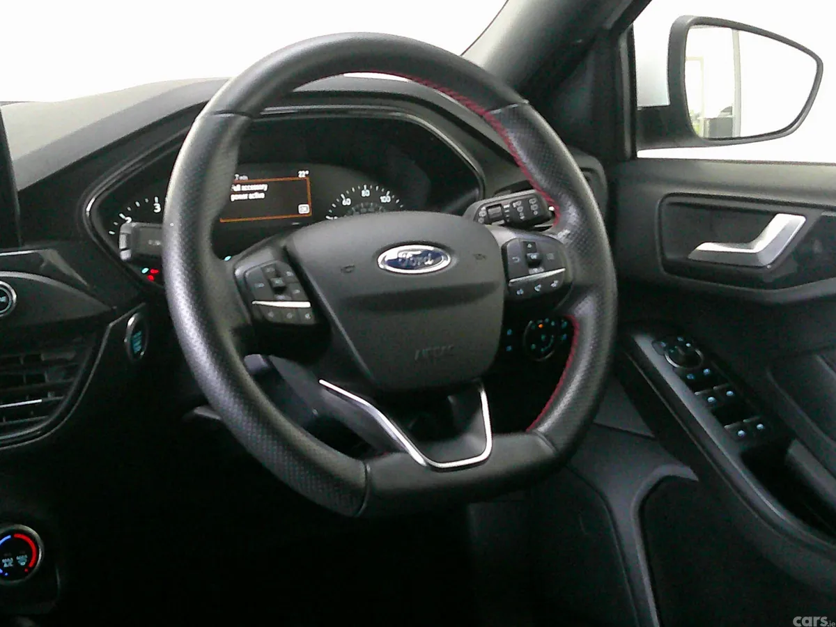 Ford Focus Hatchback, Diesel, 2021, White