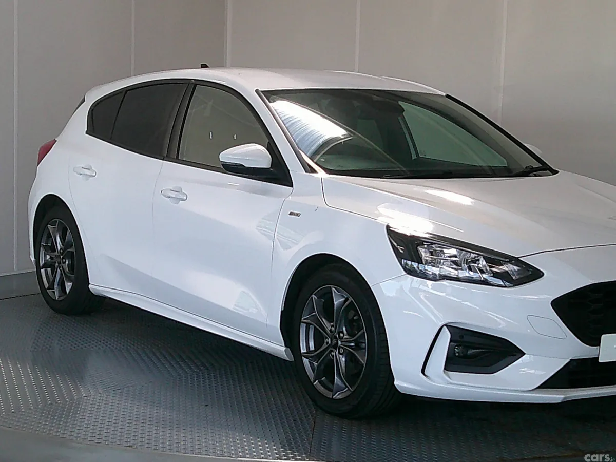 Ford Focus Hatchback, Diesel, 2021, White