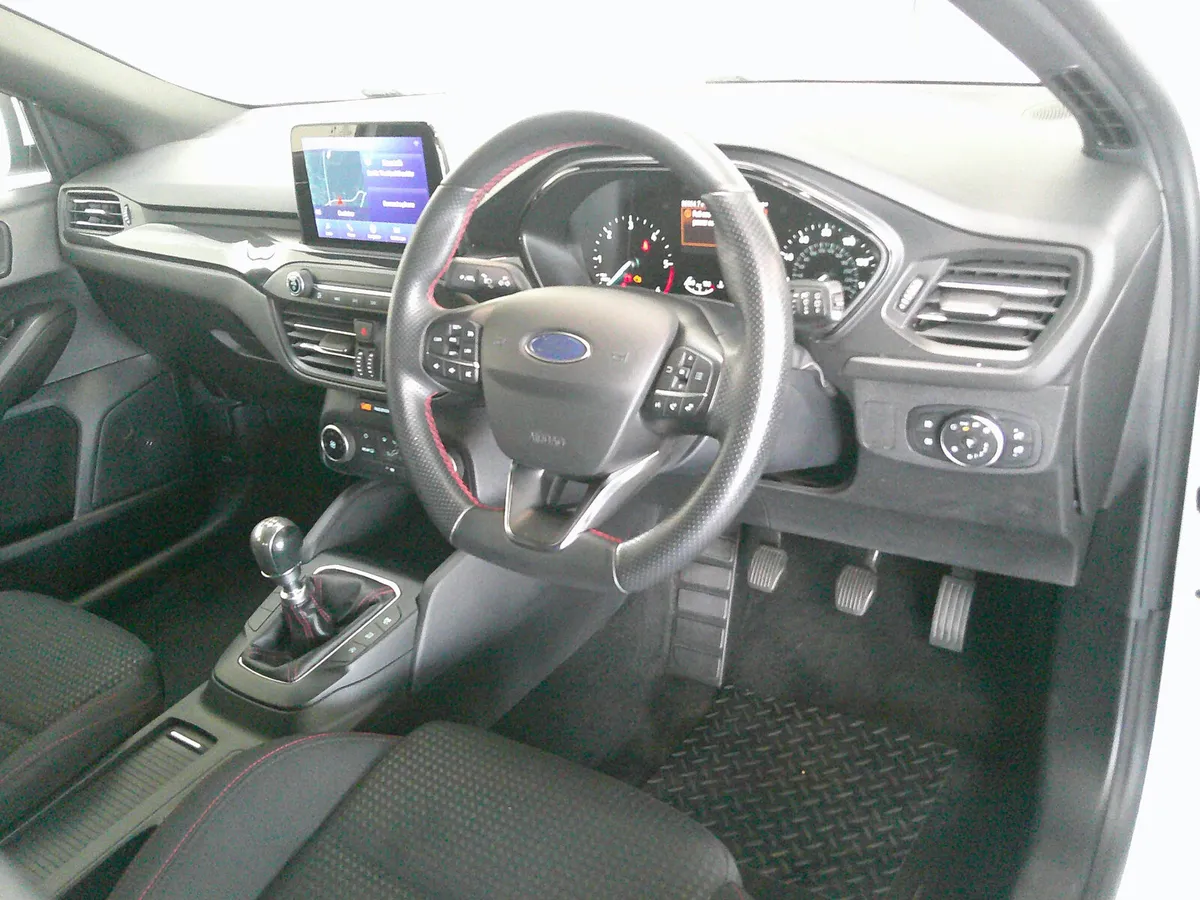 Ford Focus Hatchback, Diesel, 2021, White