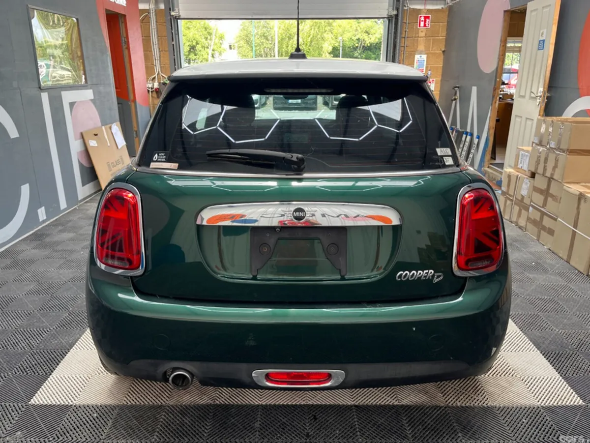Mini Cooper Hatchback, Diesel, 2019, Green
