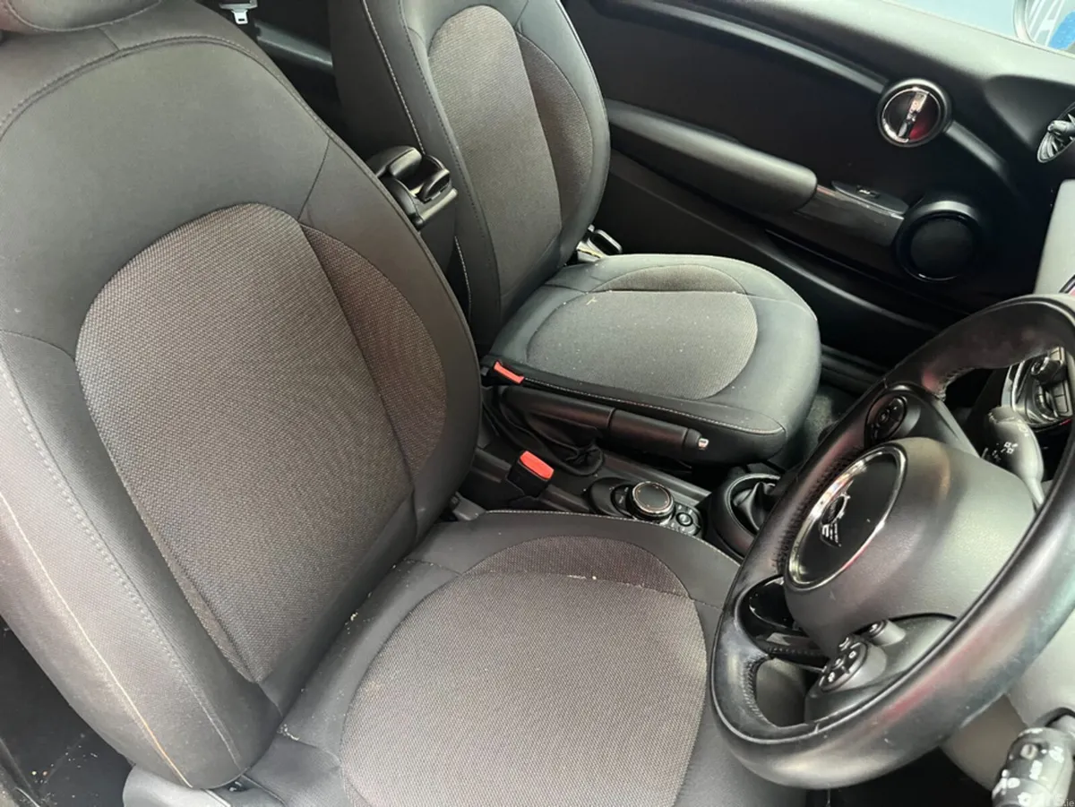 Mini Cooper Hatchback, Diesel, 2019, Green