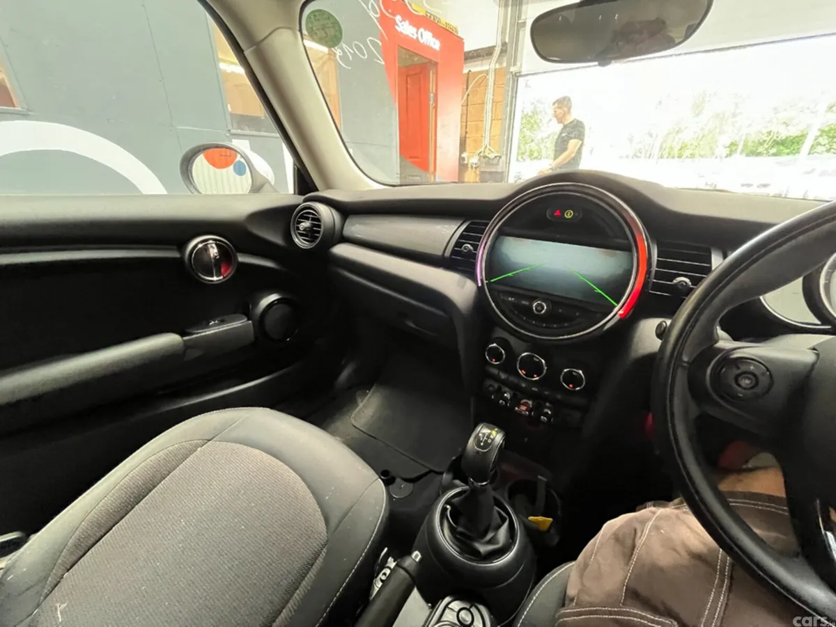 Mini Cooper Hatchback, Diesel, 2019, Green