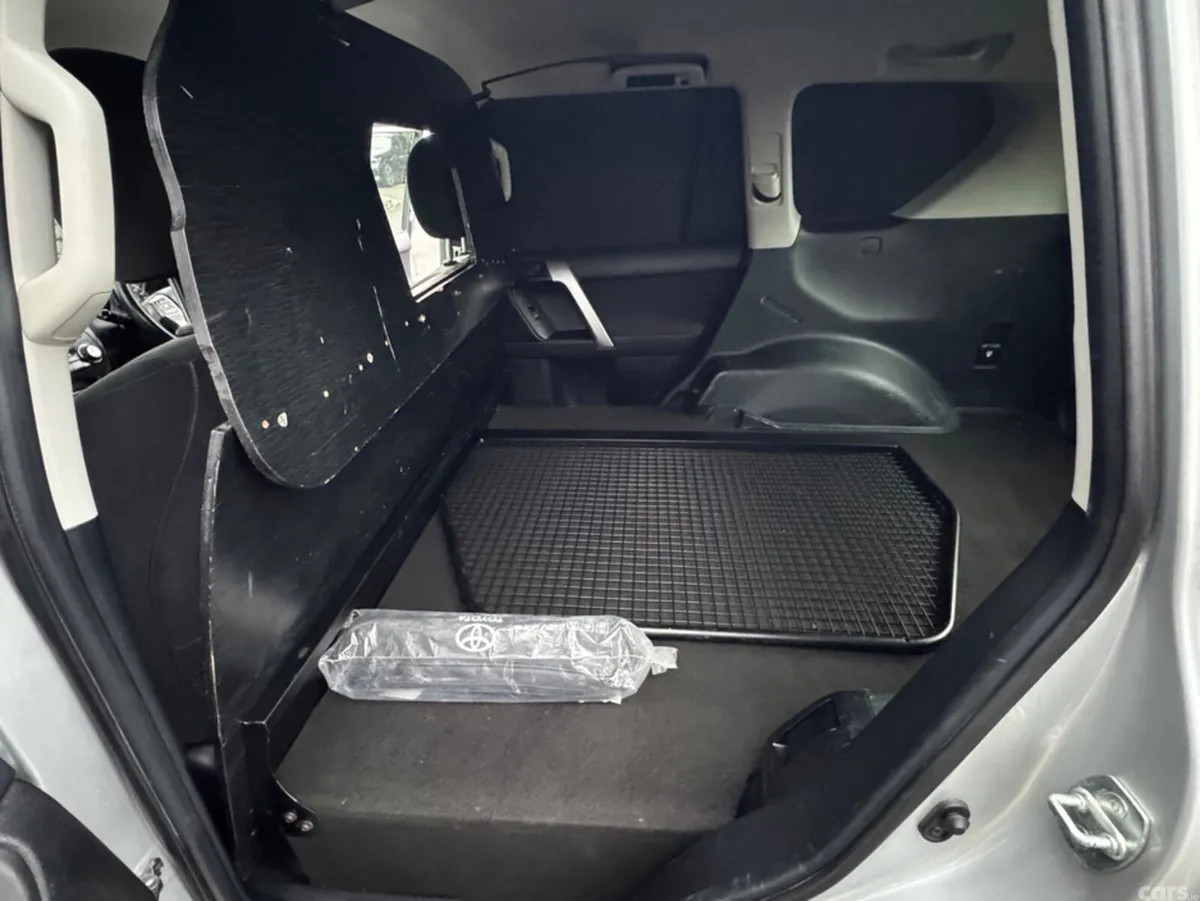 Toyota Land Cruiser SUV, Diesel, 2016, Silver