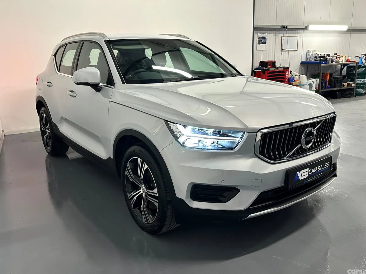Volvo XC40 SUV, Petrol Hybrid, 2022, Silver