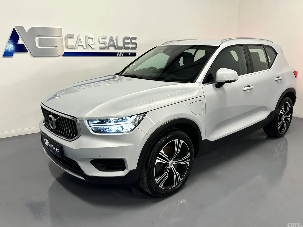 Volvo XC40 SUV, Petrol Hybrid, 2022, Silver
