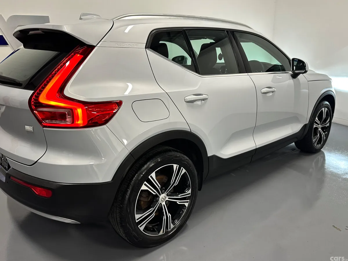 Volvo XC40 SUV, Petrol Hybrid, 2022, Silver