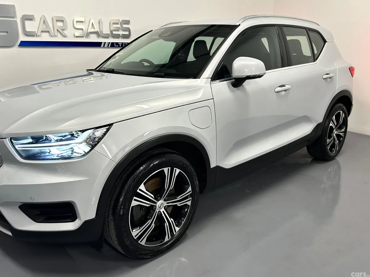 Volvo XC40 SUV, Petrol Hybrid, 2022, Silver