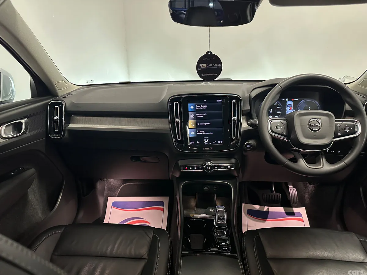 Volvo XC40 SUV, Petrol Hybrid, 2022, Silver