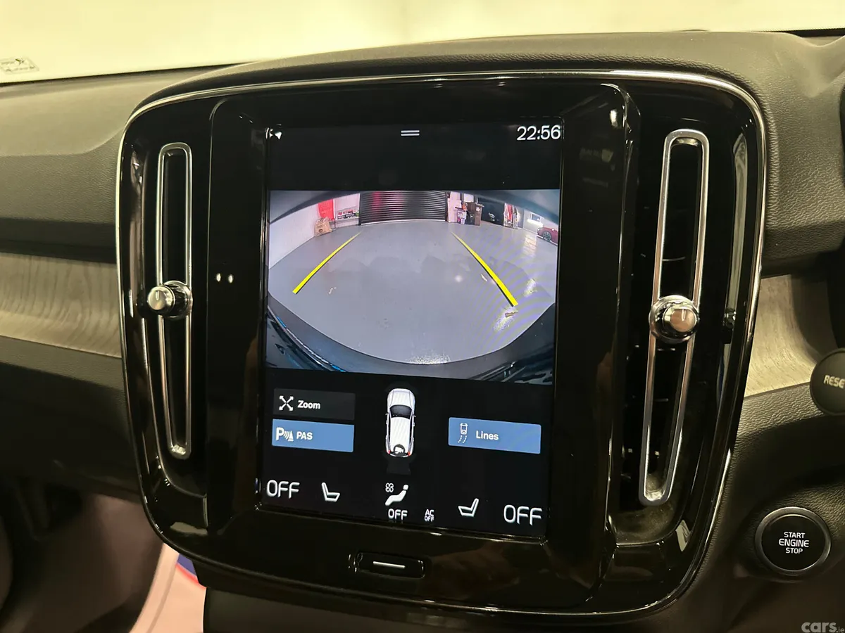 Volvo XC40 SUV, Petrol Hybrid, 2022, Silver