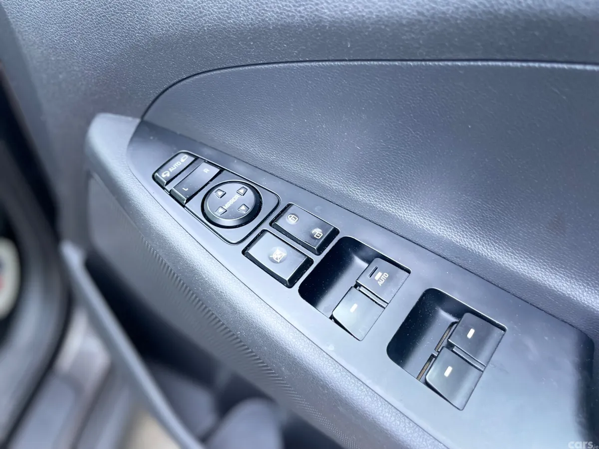 Hyundai Tucson SUV, Diesel, 2016, Bronze