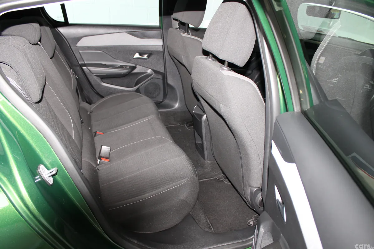 Peugeot 308 Hatchback, Petrol, 2023, Green
