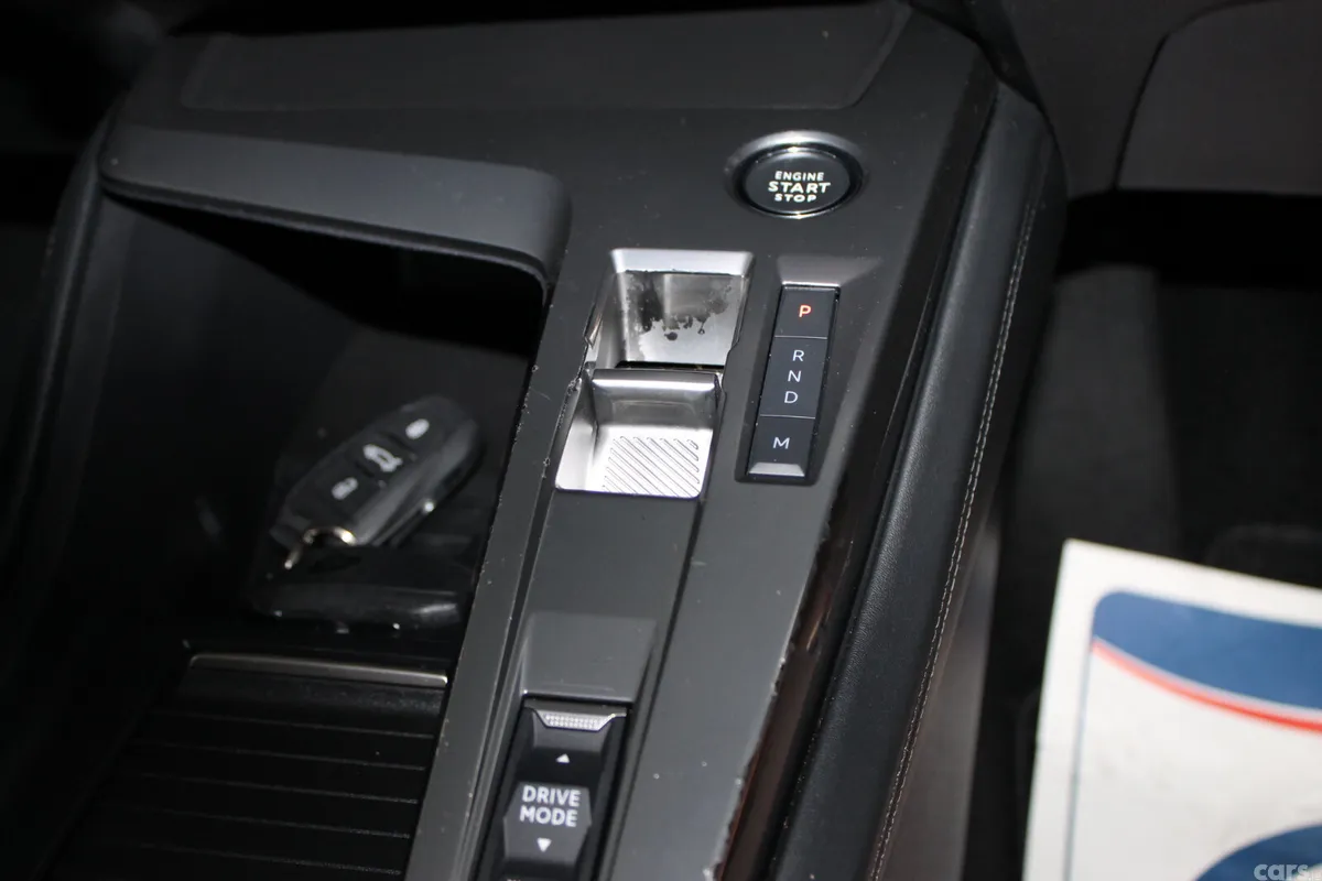 Peugeot 308 Hatchback, Petrol, 2023, Green