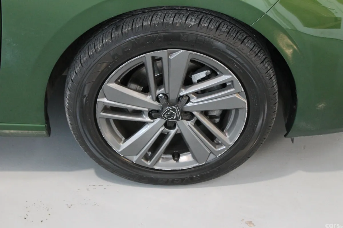 Peugeot 308 Hatchback, Petrol, 2023, Green