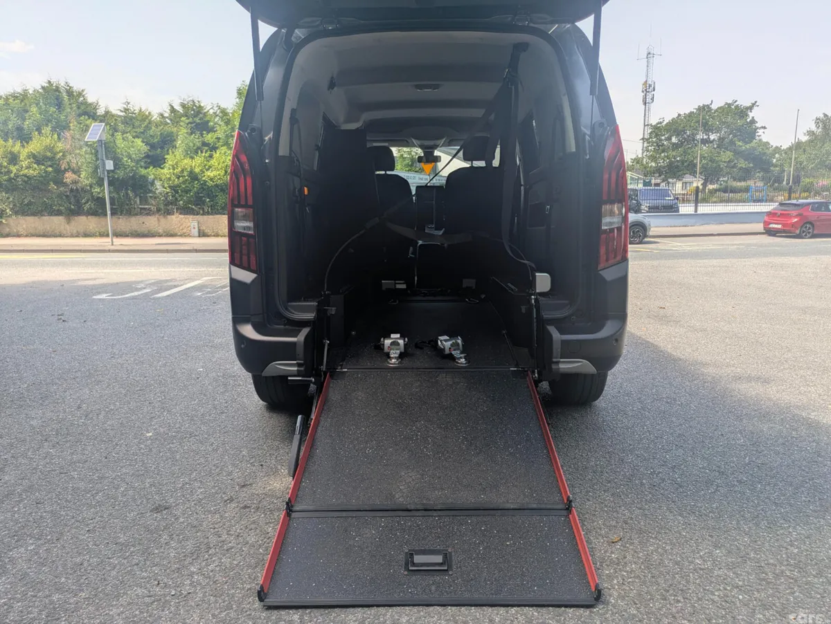 Peugeot Rifter MPV, Diesel, 2023, Grey