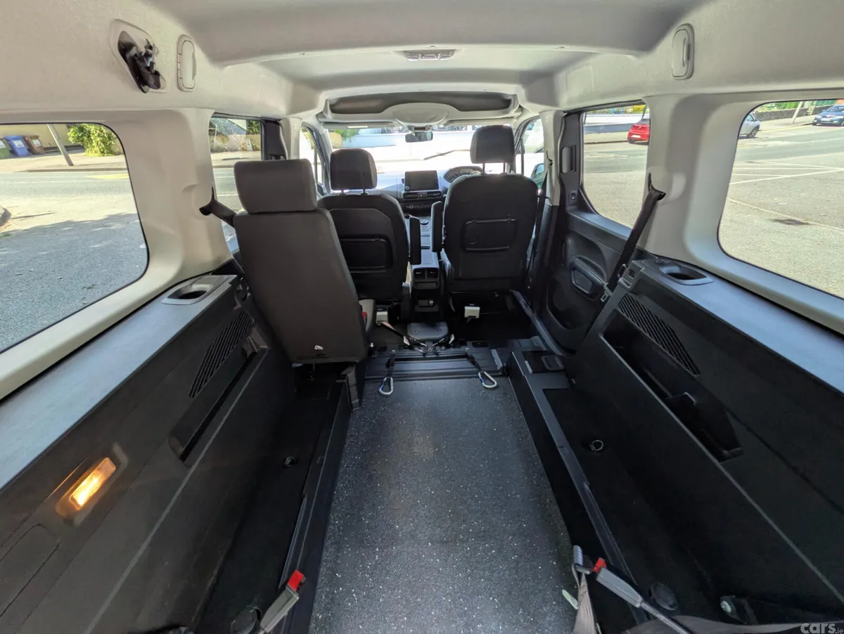 Peugeot Rifter MPV, Diesel, 2023, Grey
