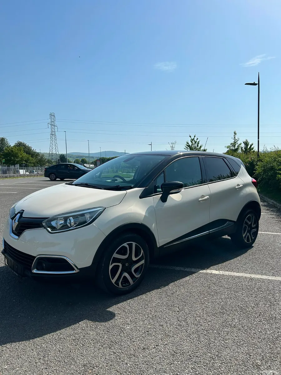 Renault Captur Hatchback, Petrol, 2016, Beige