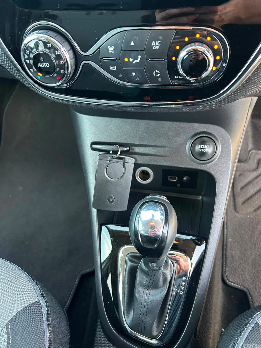 Renault Captur Hatchback, Petrol, 2016, Beige