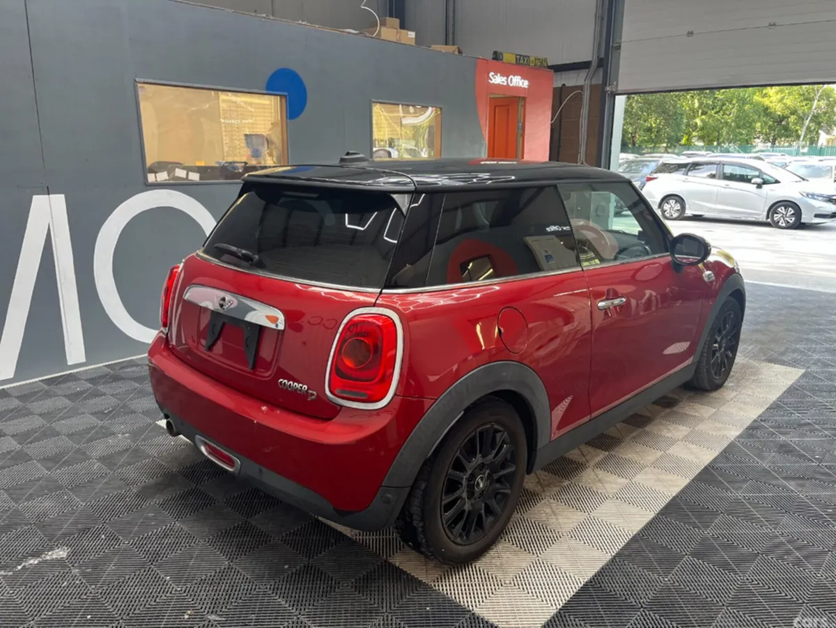 Mini Cooper Hatchback, Diesel, 2017, Red