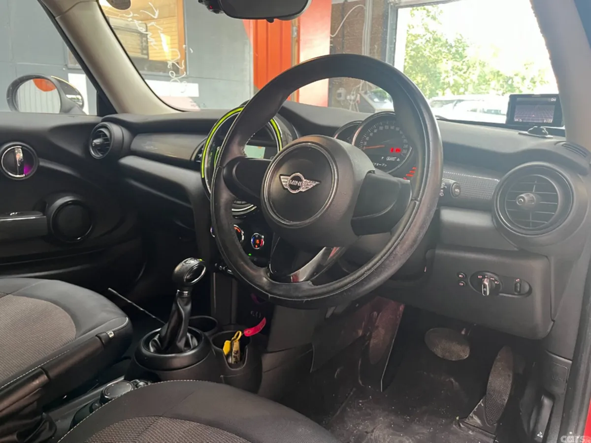 Mini Cooper Hatchback, Diesel, 2017, Red