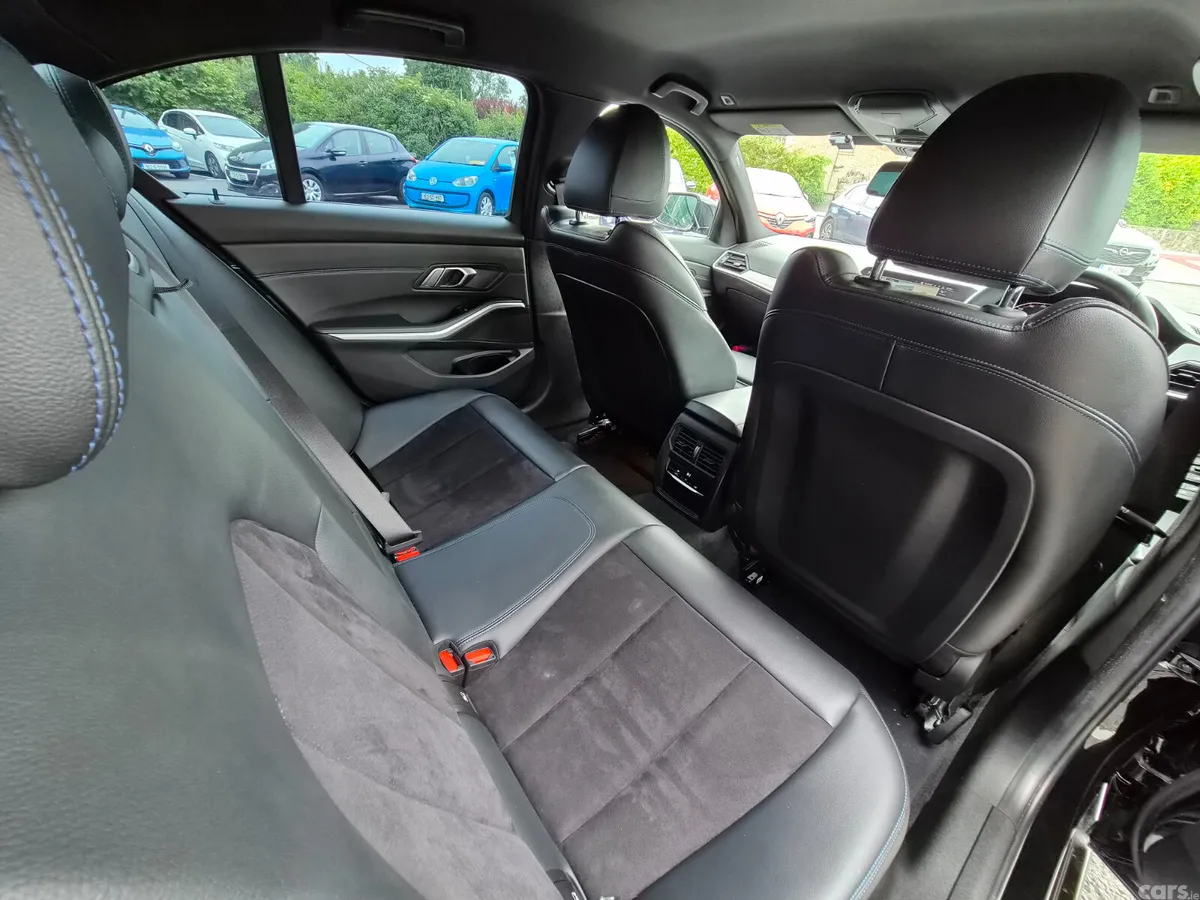 BMW 3-Series Saloon, Diesel, 2019, Black
