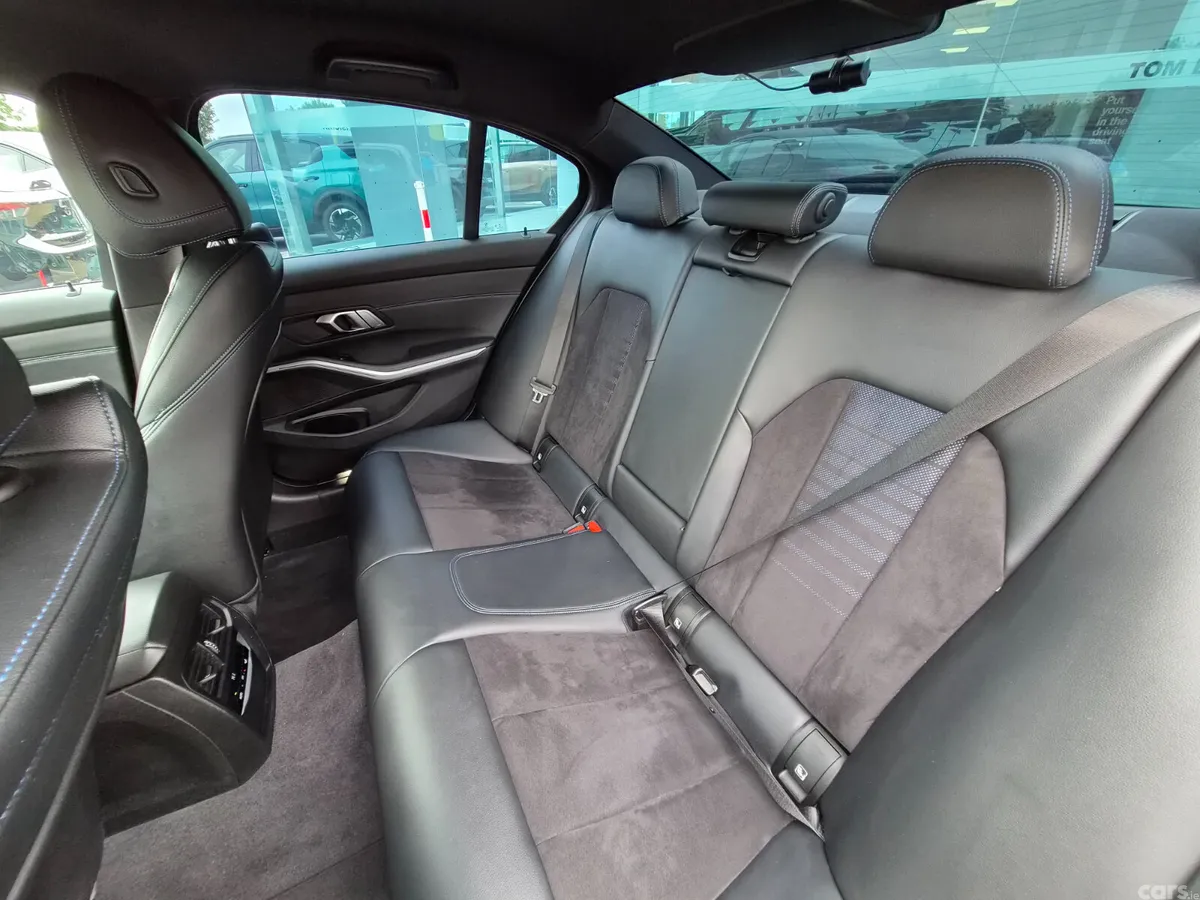 BMW 3-Series Saloon, Diesel, 2019, Black
