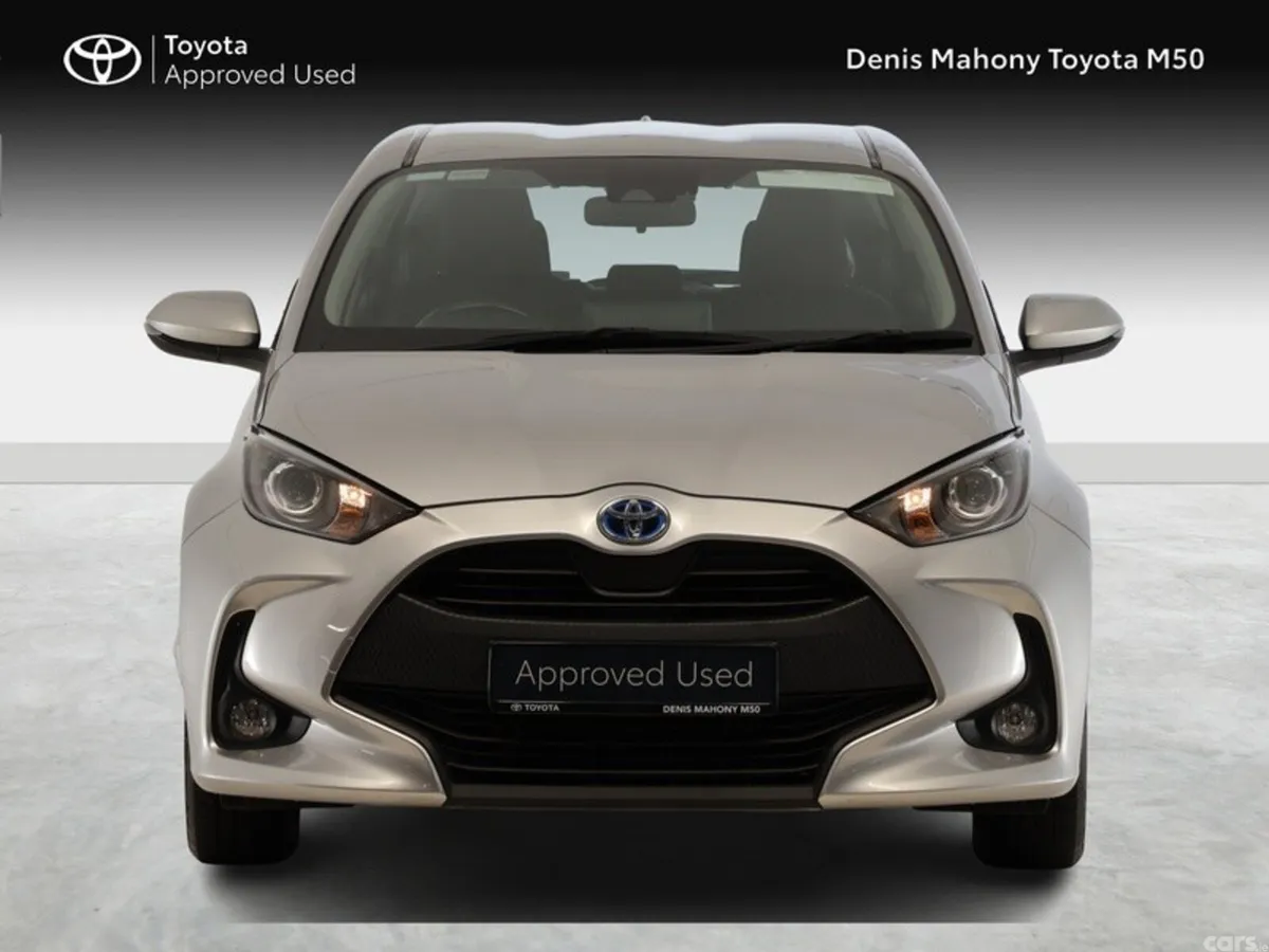 Toyota Yaris Hatchback, Petrol Hybrid, 2022, Silver