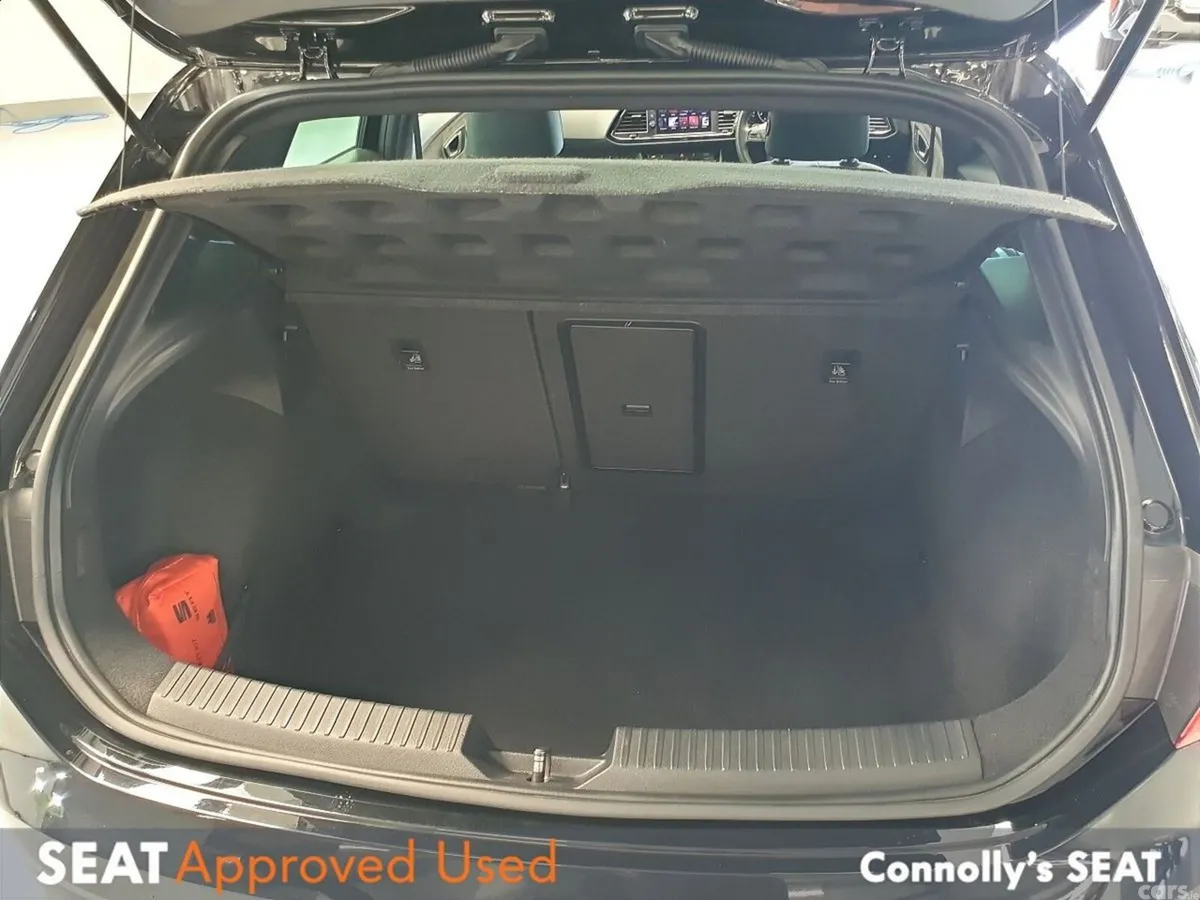 SEAT Leon Hatchback, Petrol, 2020, Black