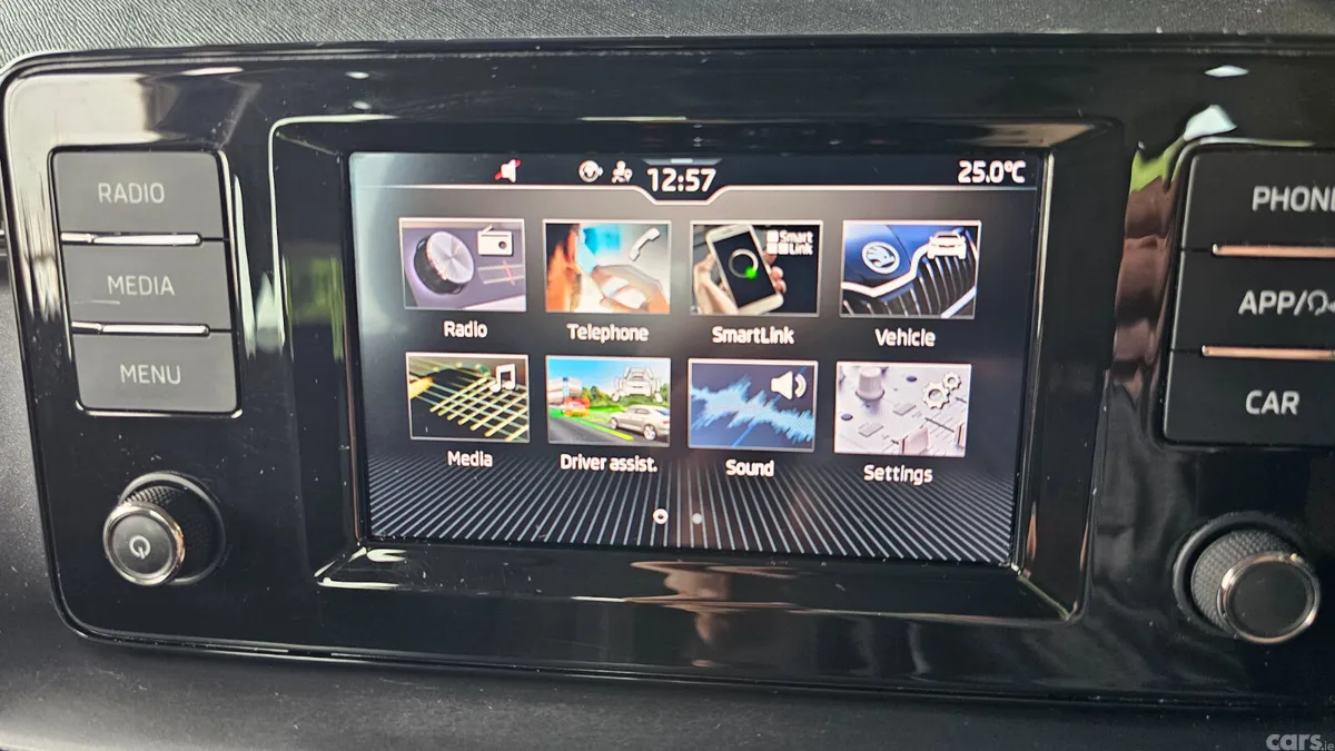 Skoda Kamiq Hatchback, Petrol, 2020, Grey
