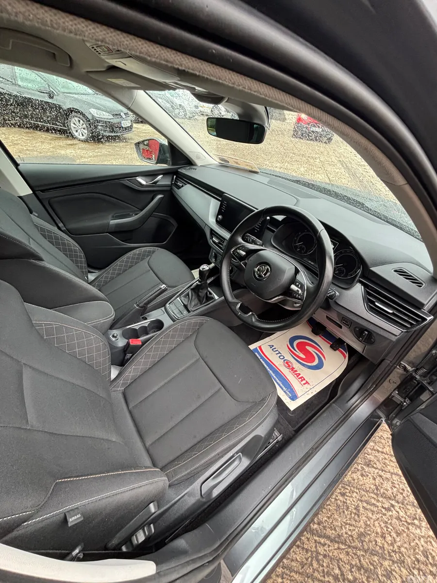 Skoda Kamiq Hatchback, Petrol, 2022, Grey