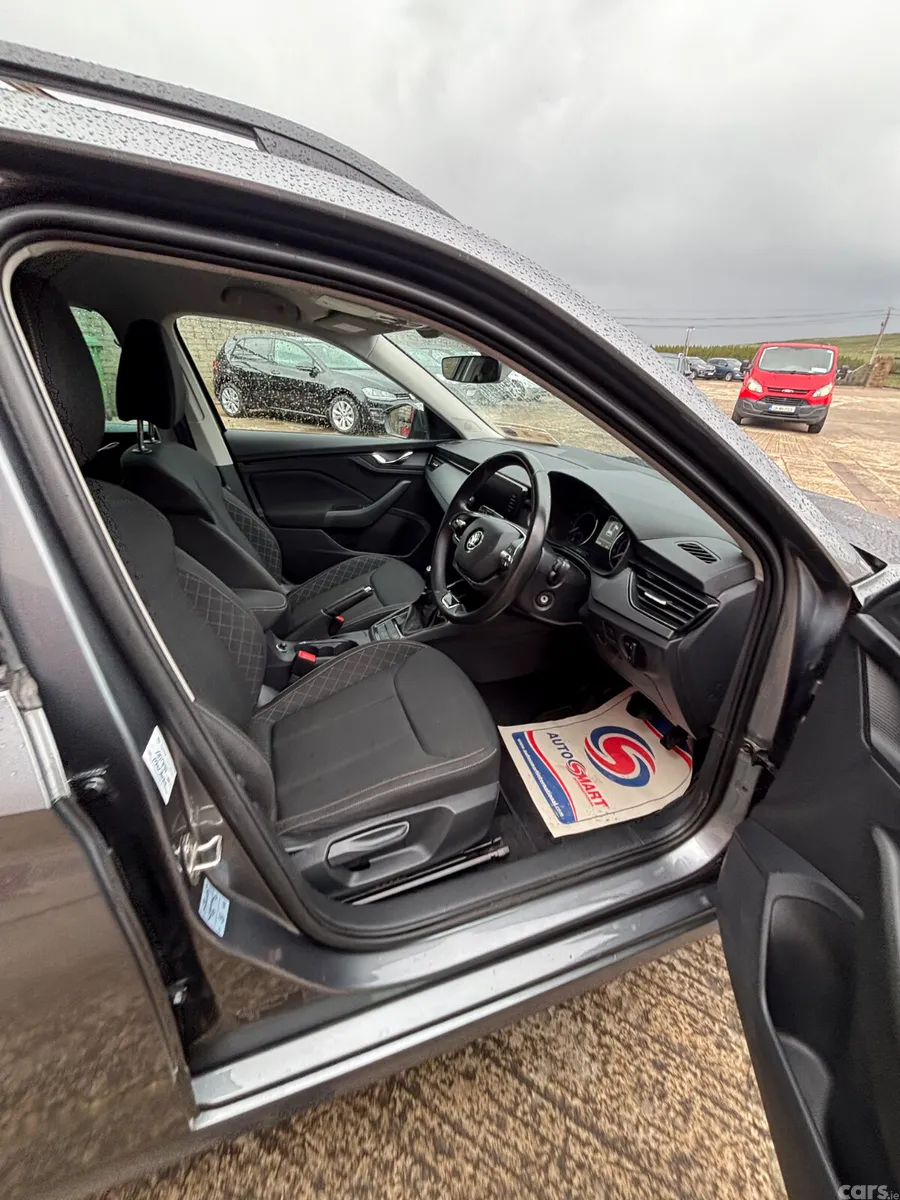 Skoda Kamiq Hatchback, Petrol, 2022, Grey