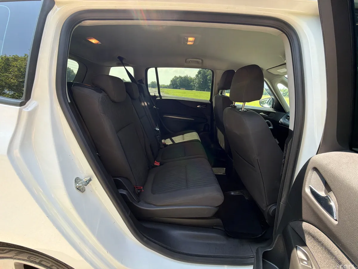 Opel Zafira MPV, Petrol, 2017, White