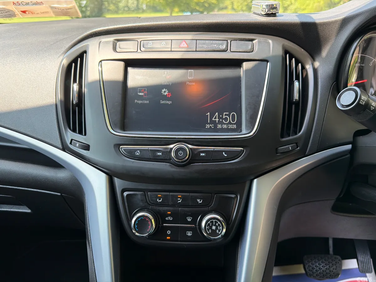 Opel Zafira MPV, Petrol, 2017, White