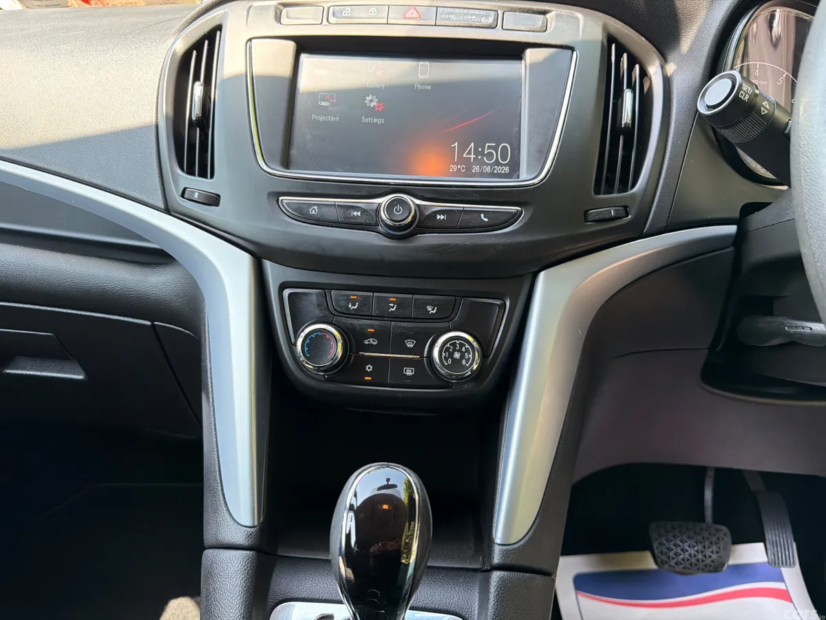 Opel Zafira MPV, Petrol, 2017, White