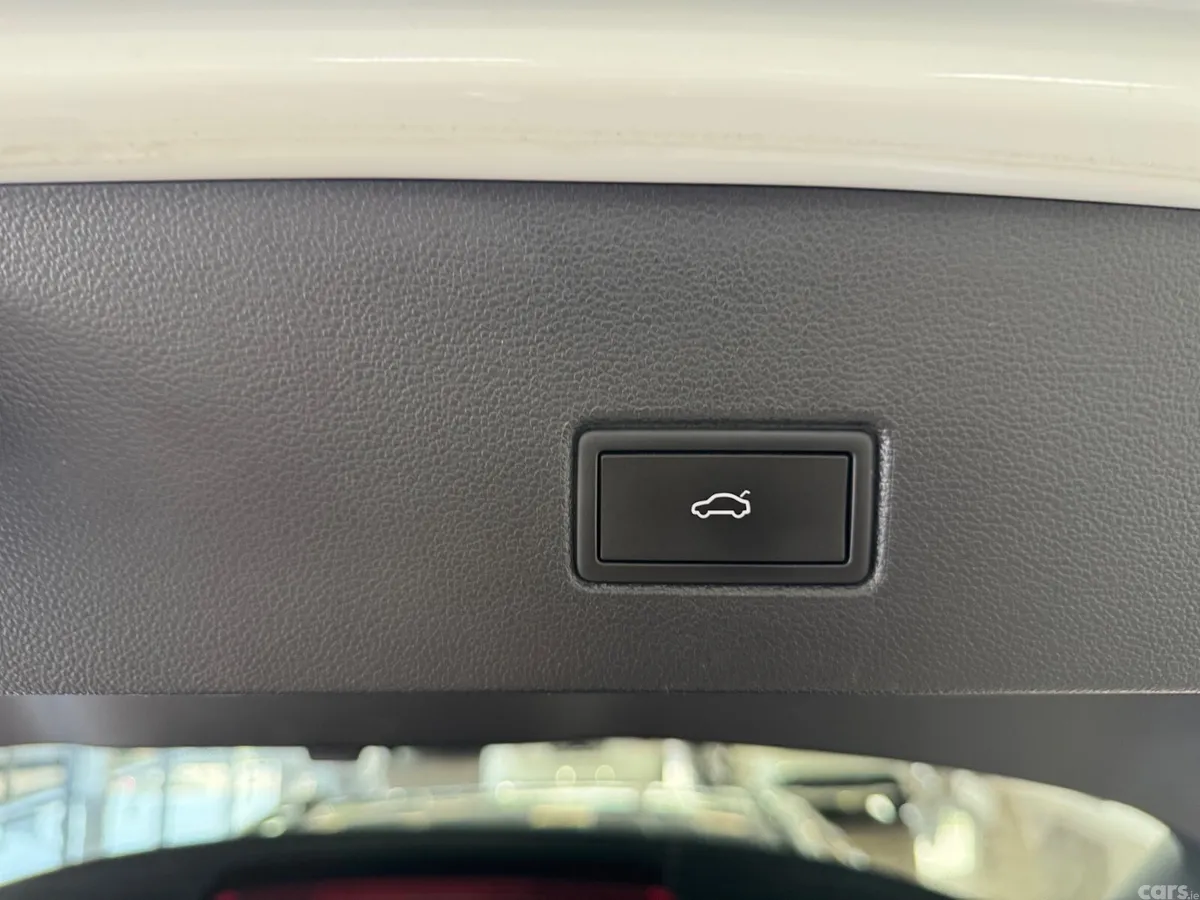 Volkswagen T-Roc SUV, Diesel, 2021, White