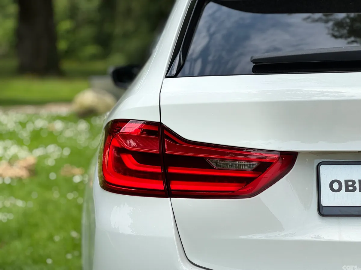 BMW 5-Series Estate, Diesel, 2019, White