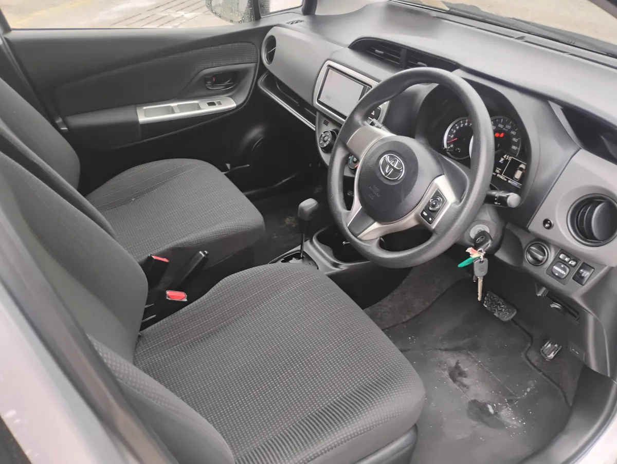 Toyota Vitz Hatchback, Petrol, 2014, Silver