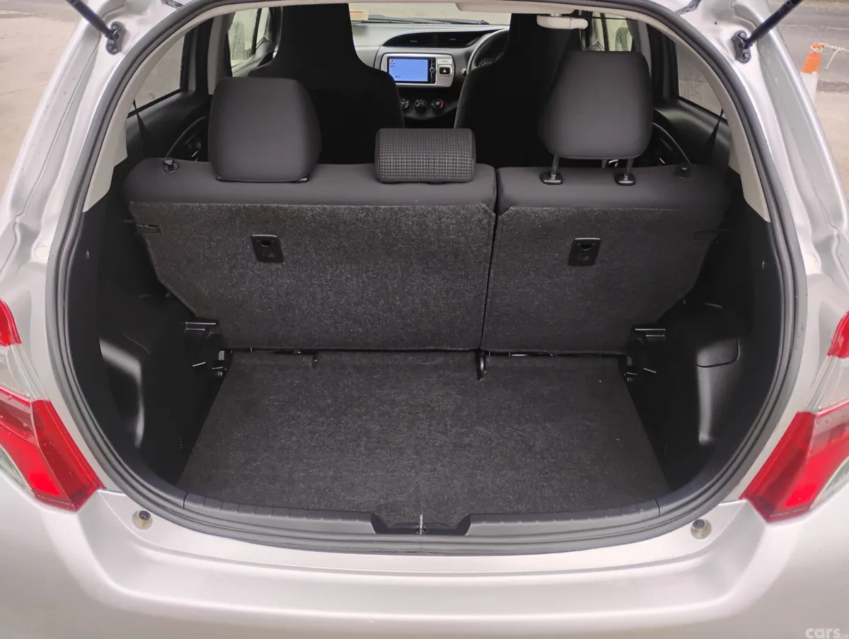 Toyota Vitz Hatchback, Petrol, 2014, Silver
