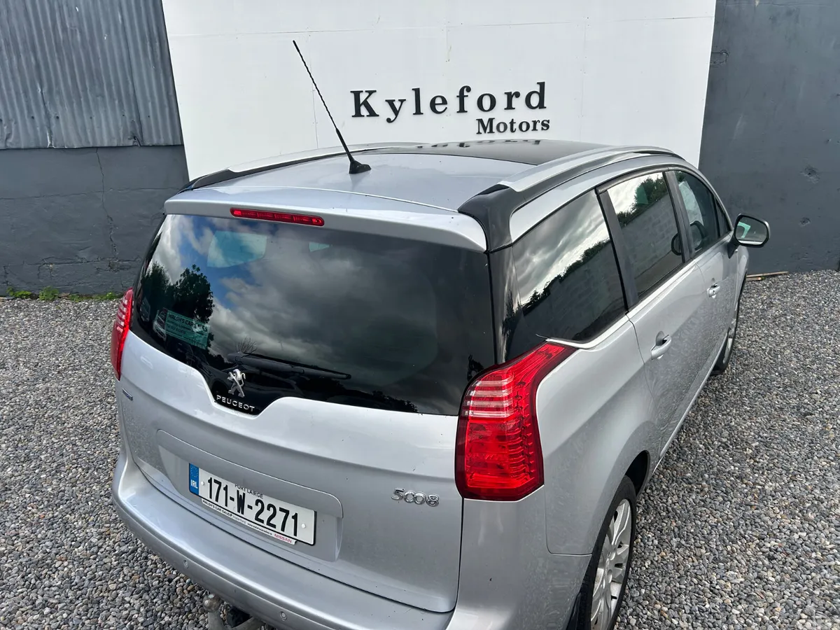 Peugeot 5008 MPV, Diesel, 2017, Grey