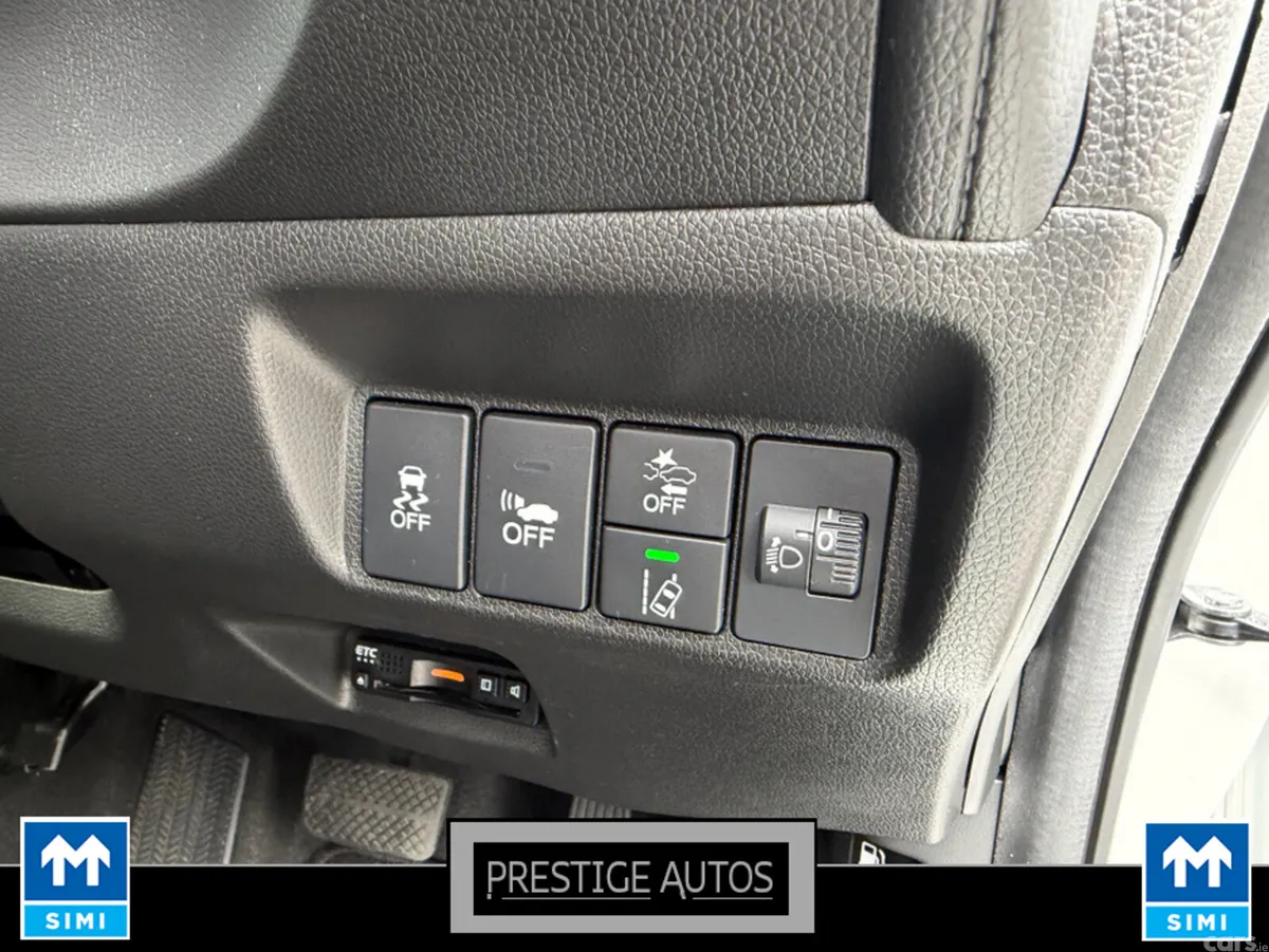 Honda Shuttle MPV, Petrol Hybrid, 2018, White