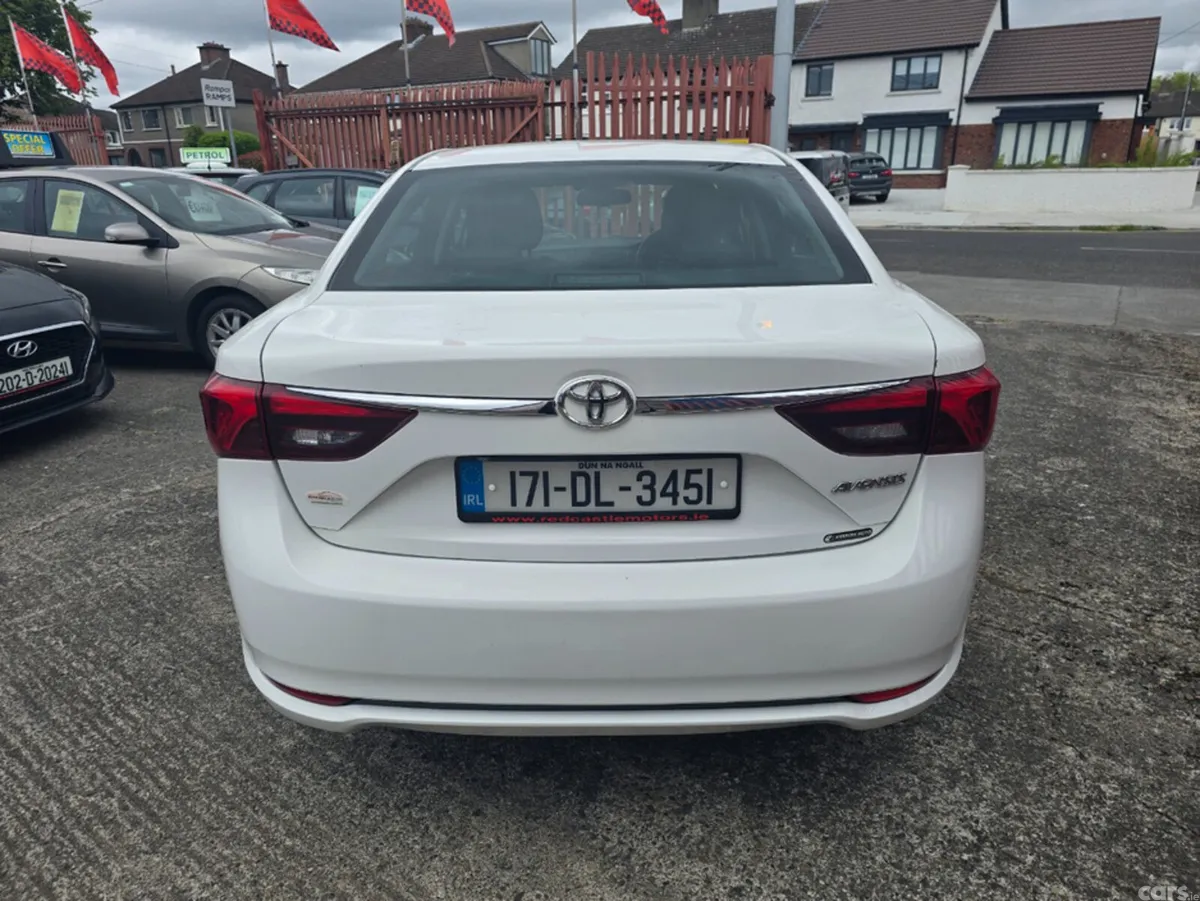 Toyota Avensis Saloon, Diesel, 2017, White