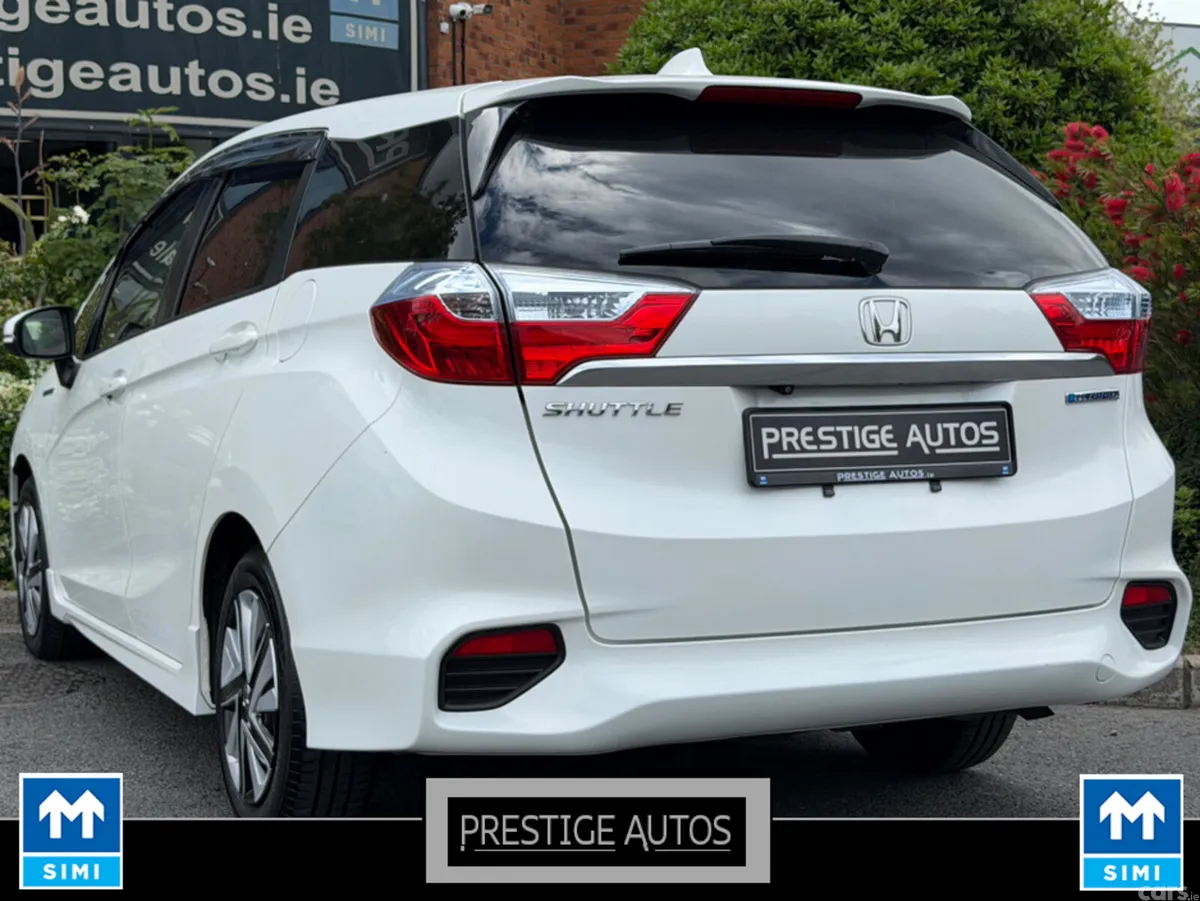 Honda Shuttle MPV, Petrol Hybrid, 2018, White